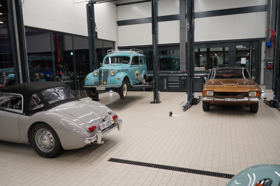 autohalle_eroeffnung_-_30102021_-_juerg_a._stettler_-_012_benutzerdefiniert.jpg